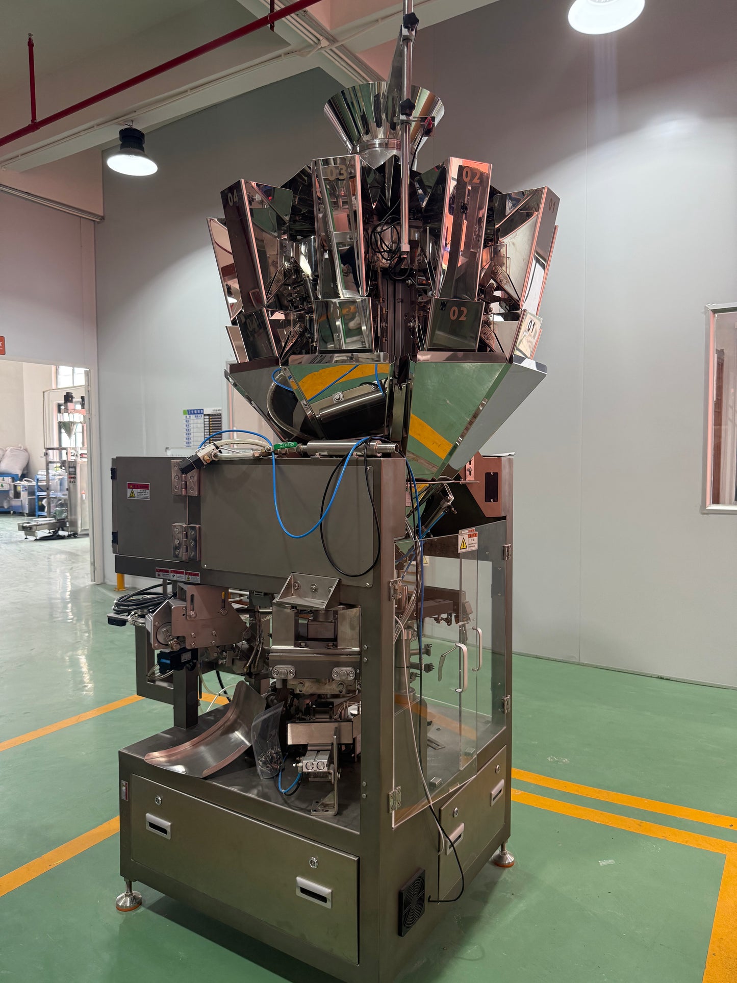 High-speed fully automatic pillow packaging machine